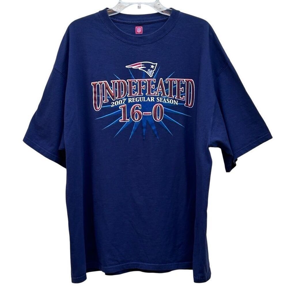NFL T-shirt Men's 2XL Blue New England Patriots Undefeated 2007 Regular Season